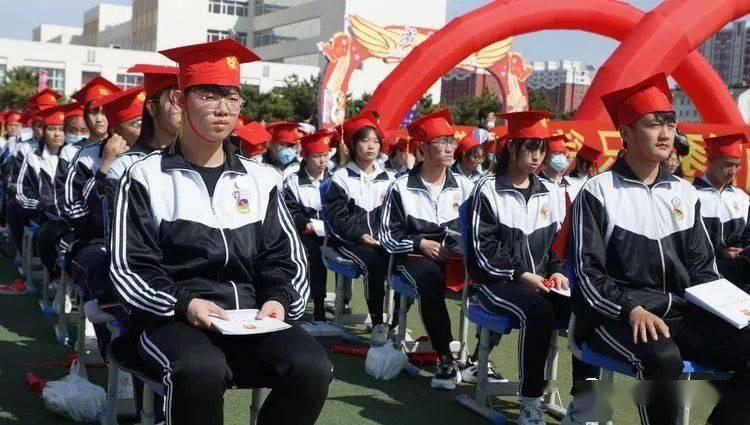 专业问答平台-大学生寒假你会回家过年还是在外兼职?,快速解答你的疑问